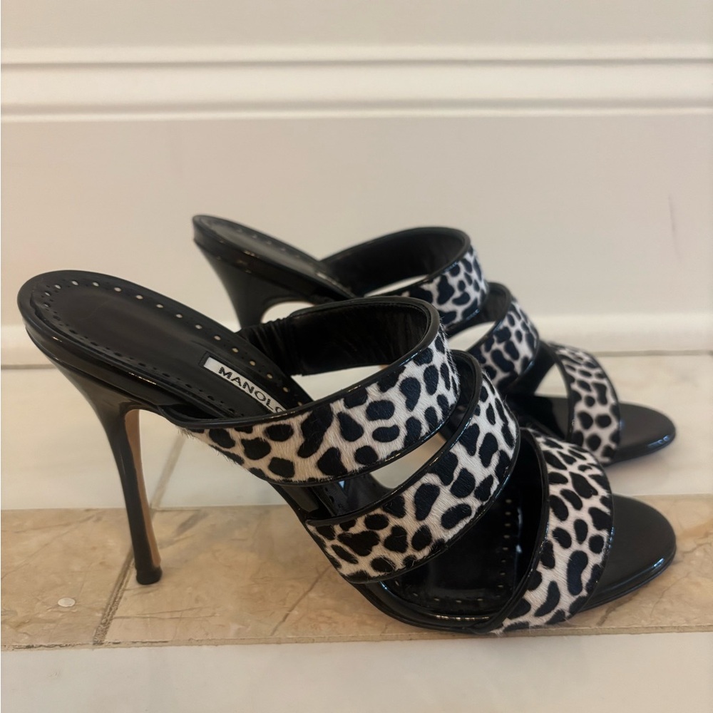 Manolo Blahnik Black Calf Hair Sandals with Black & White Leopard Straps - Picture 3 of 6
